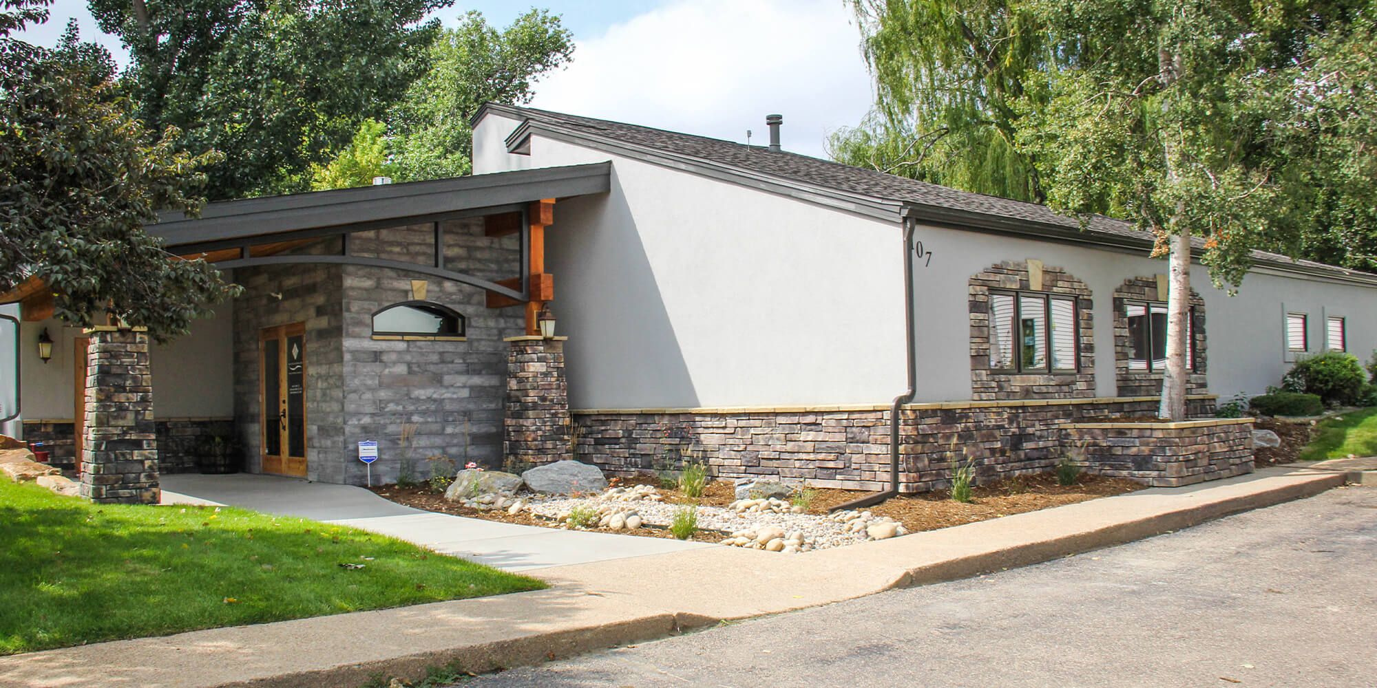 Exterior of the Rocky Mountain Spine and Disc building on Cameron Drive